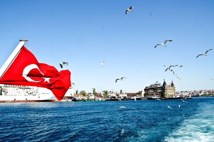 Asya ve Avrupa'yı birbirine bağlayan önemli geçiş noktalarından biri İstanbul gezilerinizi ertelemeyin.