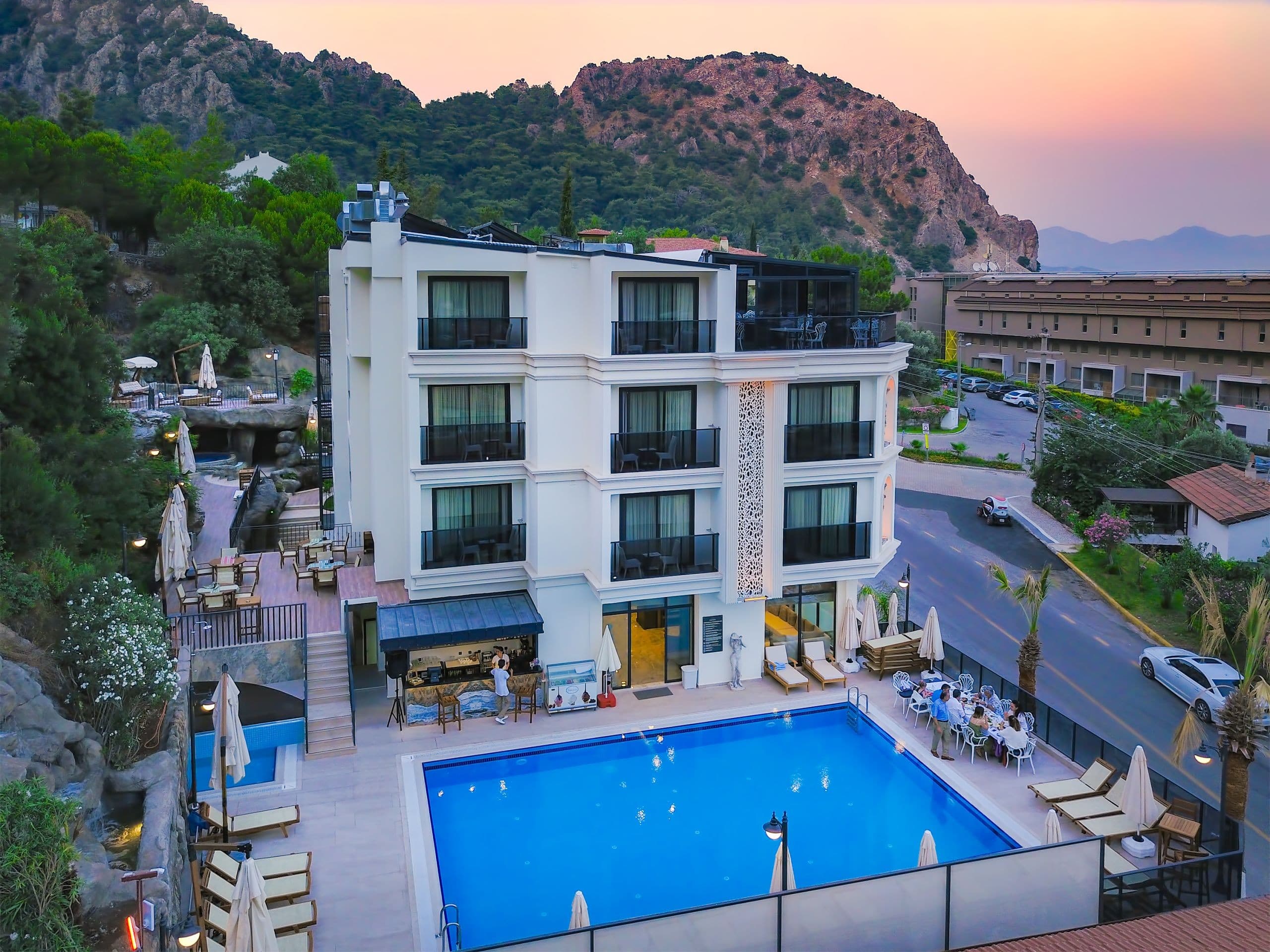 Amossia Elite Hotel-40
