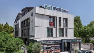 Leaf River Suites-9