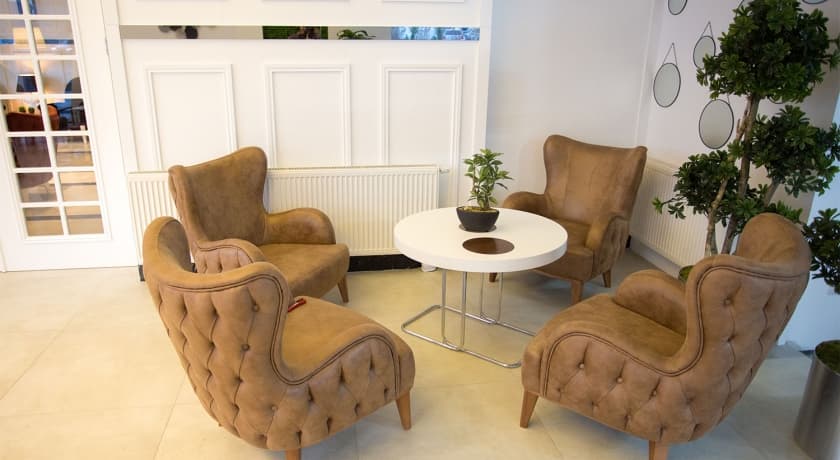 A Royal Suit Hotel-11