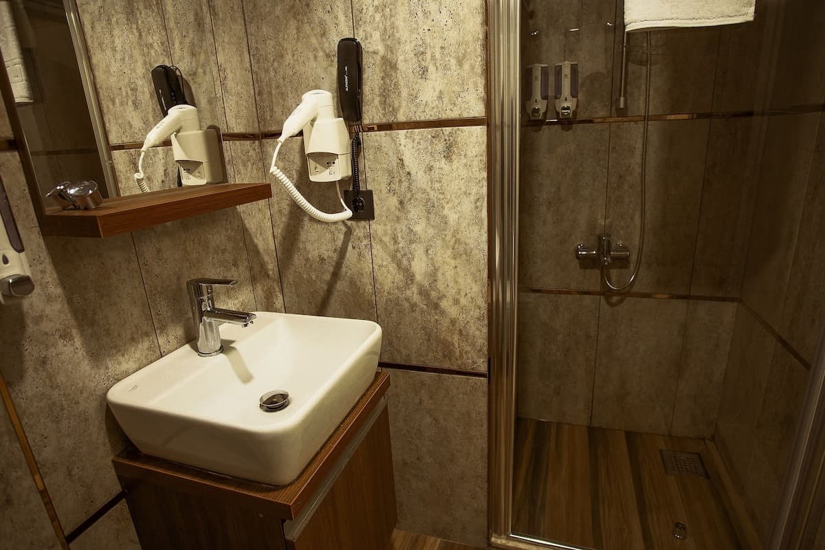 Hotel İz-19