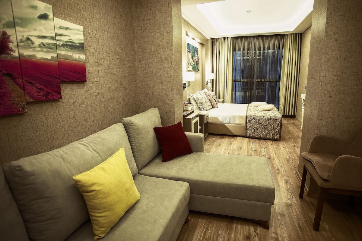 Hotel İz-18