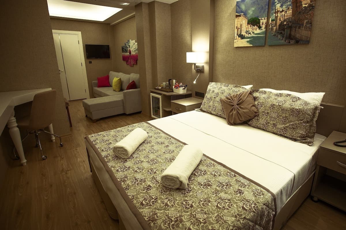 Hotel İz-8