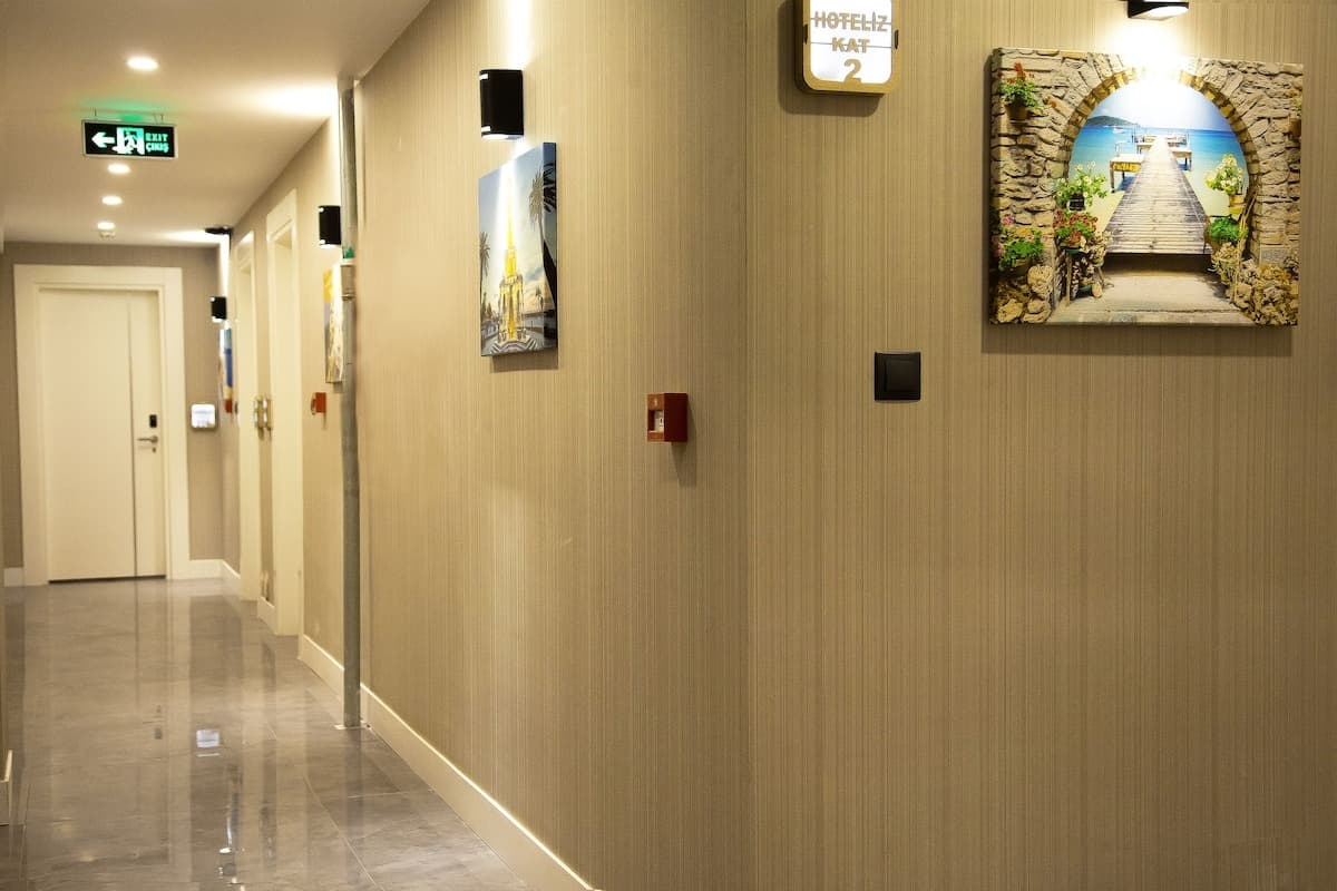 Hotel İz-9