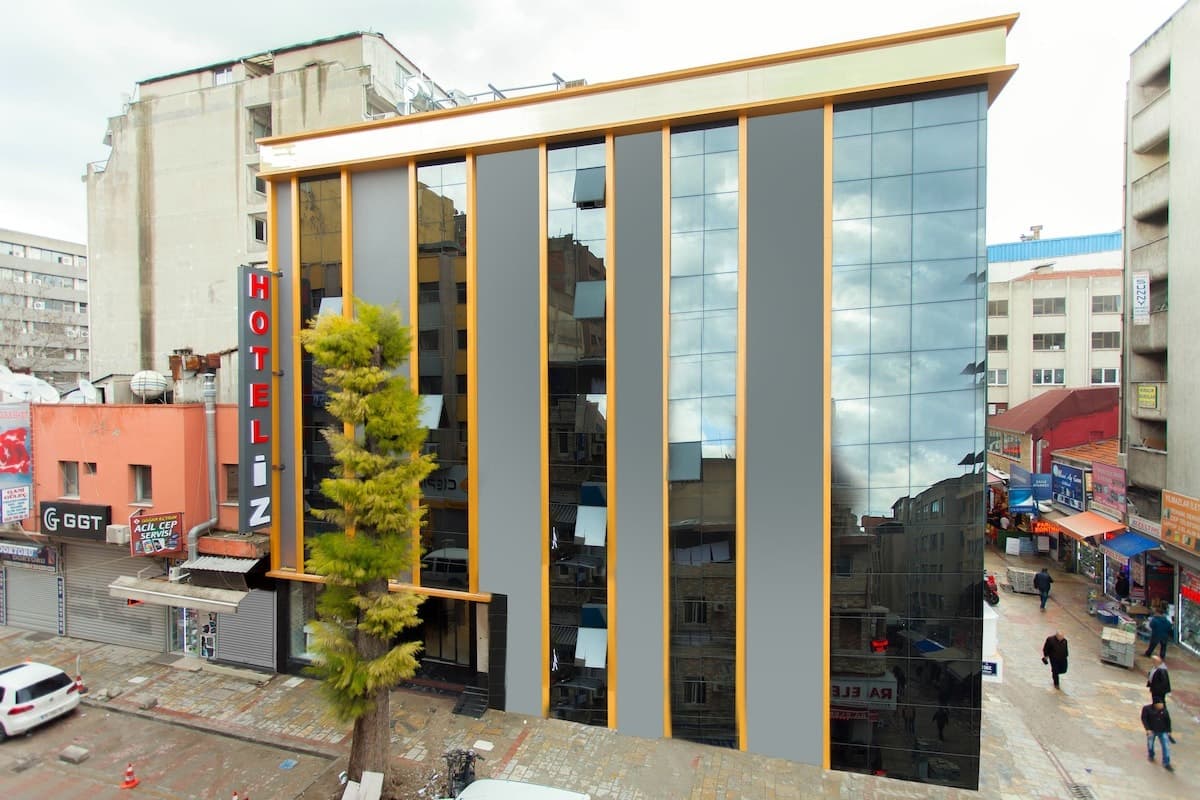 Hotel İz-0