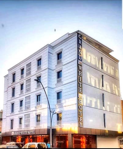 Grand White Hotel Batman-32