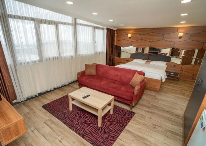 216 Hill Suites-13