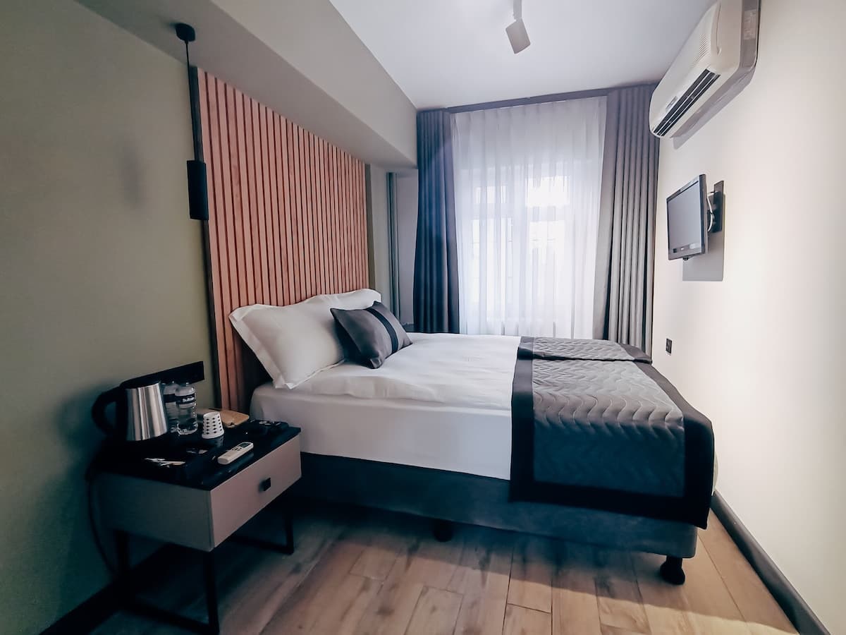 Polek Hotel-1