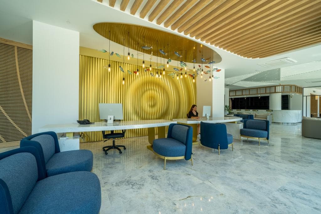 Lures Hotel & Beach Club-43