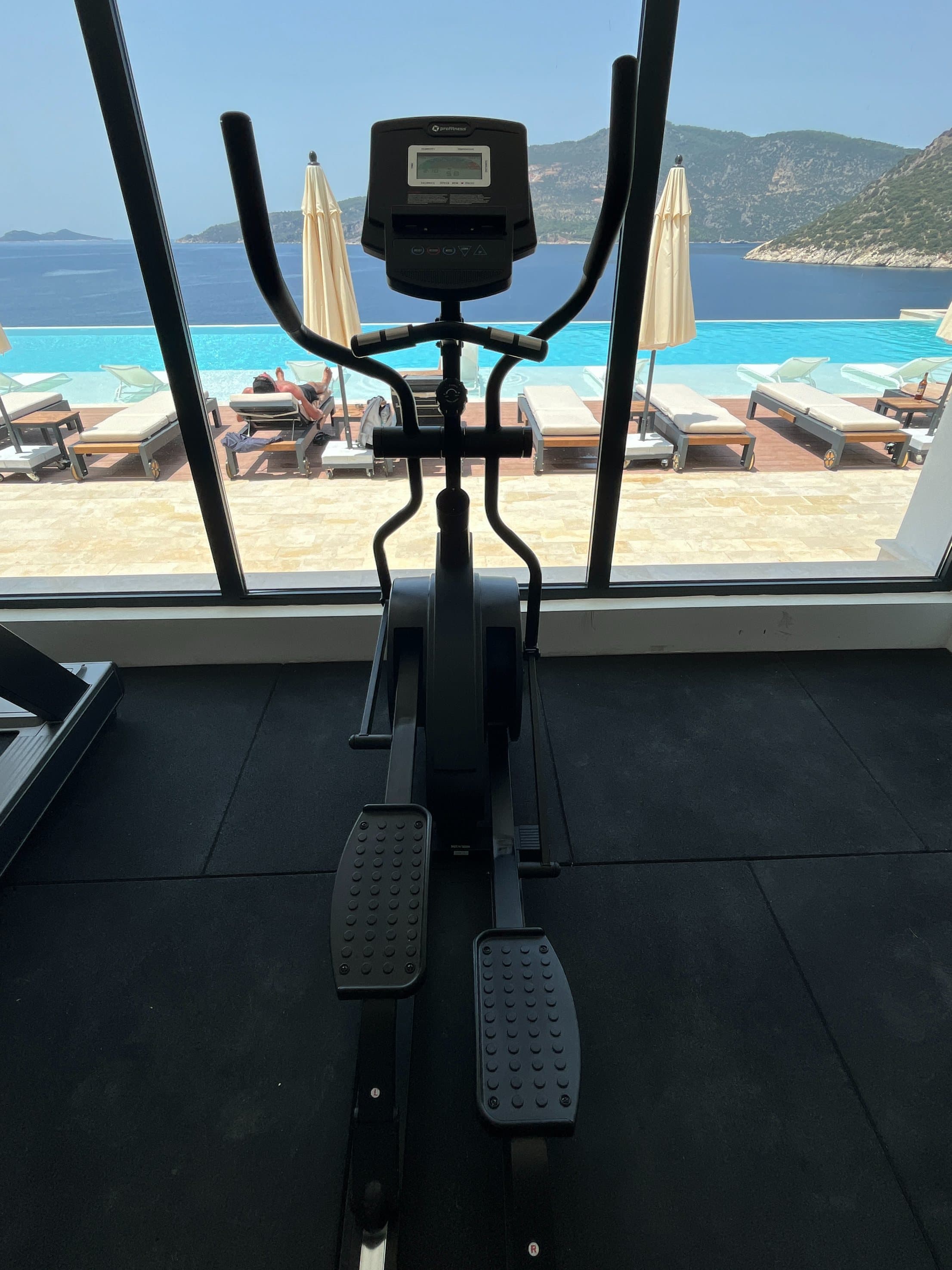 Lures Hotel & Beach Club-8