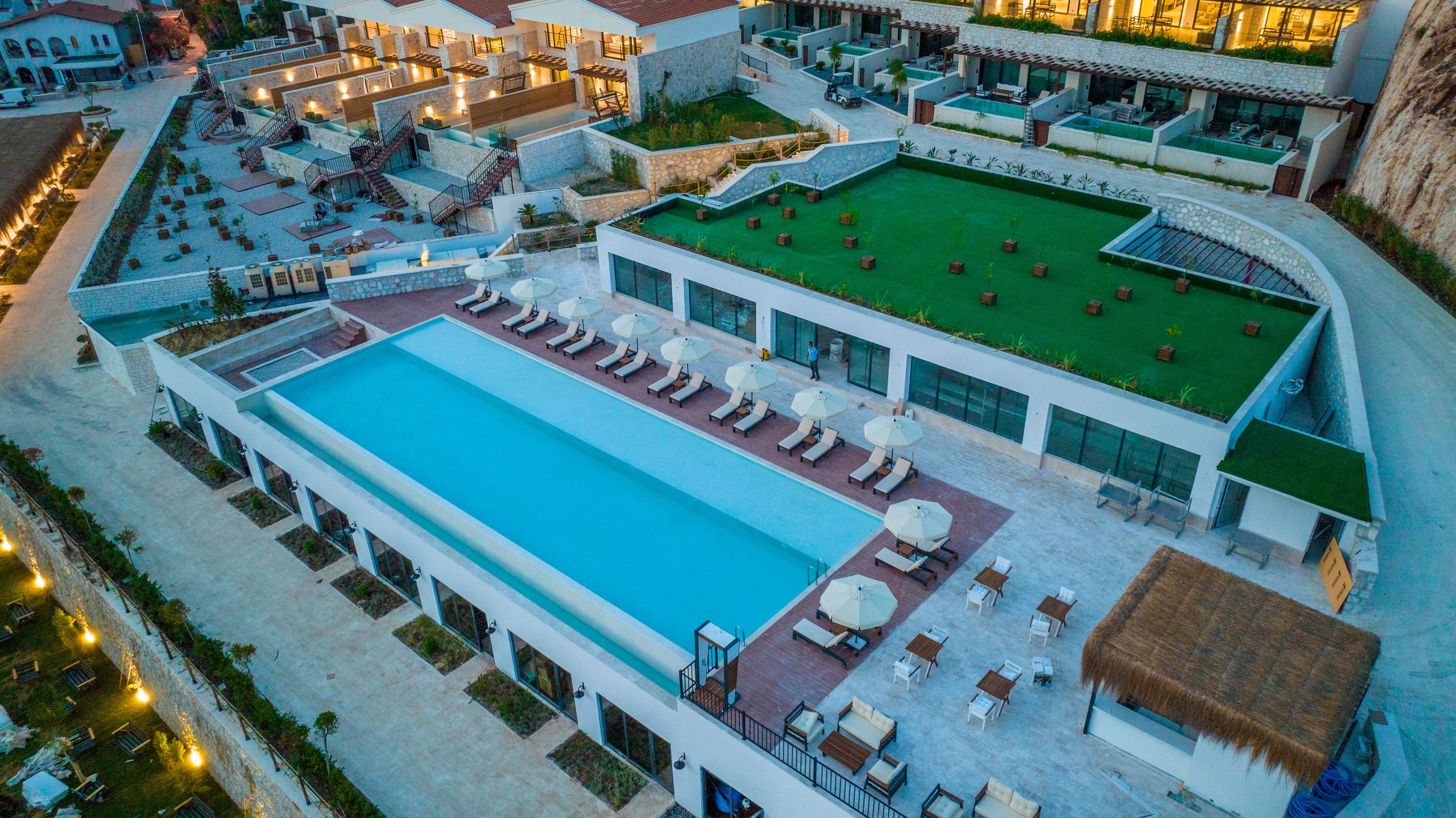 Lures Hotel & Beach Club-56