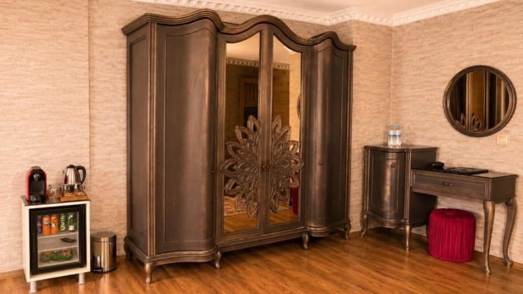 Elite World Nest Van-9