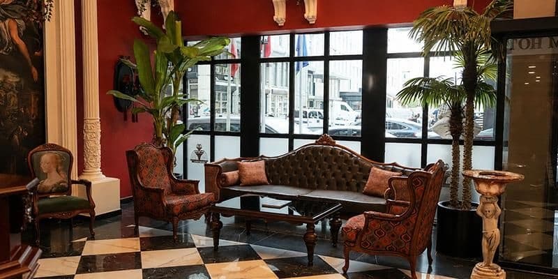 Elite World Nest Van-25