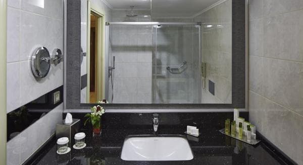 Standard King Room 2