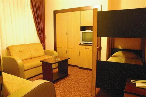 Suite 2