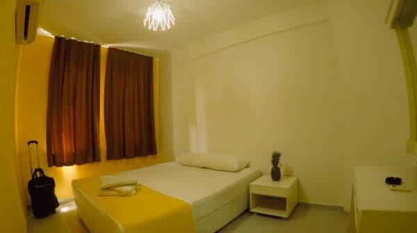 Aile Suite Oda Kara Manzaralı 1