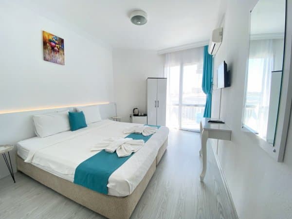 Standart Doğa ve Deniz Manzaralı Oda, Balkonlu 3