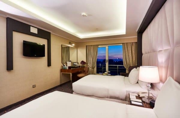 Standard Twin Room With Land View 4