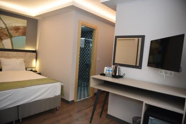 Deluxe Room 3