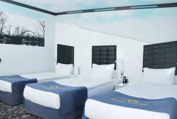 Triple, Şehir Manzaralı 1