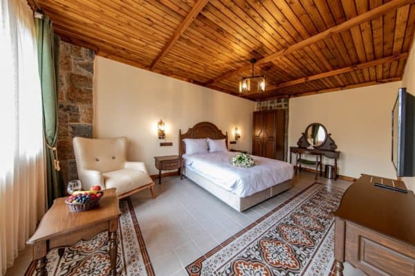 DOUBLE ROOM 1