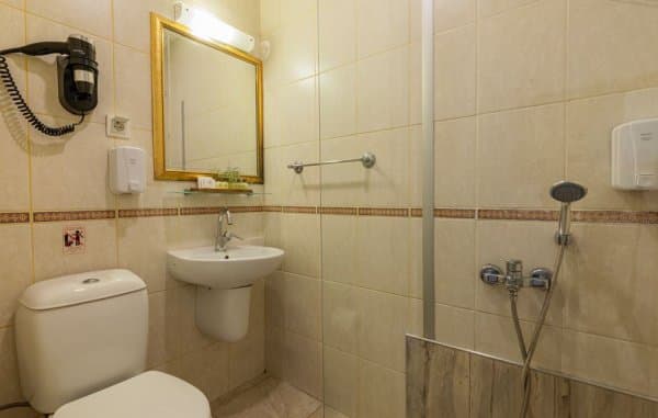 Economy Double Room 4