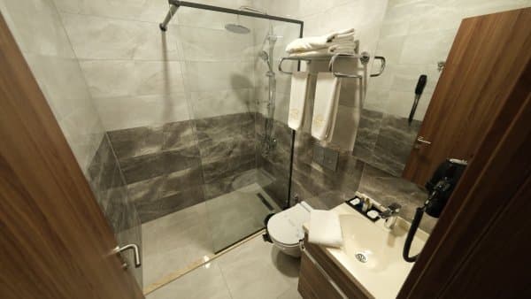 Superior Balcony Room 4