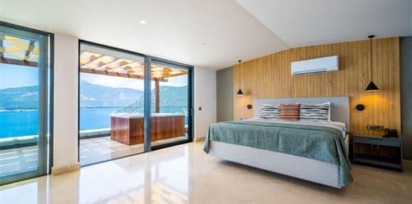 Penthouse Suit 1
