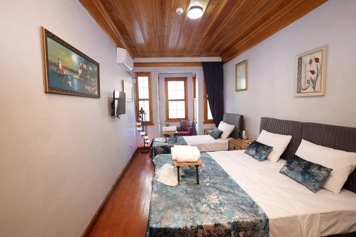 Deluxe Triple Room 3