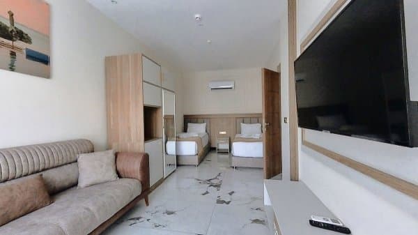 Havuz Manzaralı Luxury Aile Odası  2