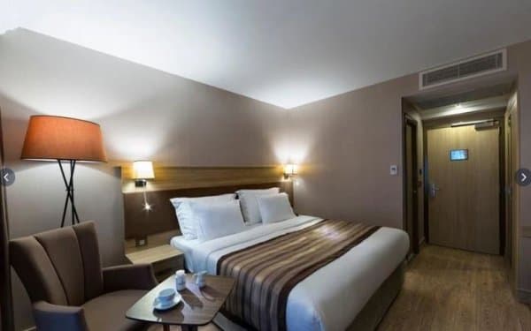 Standart Oda Şehir Manzaralı  2