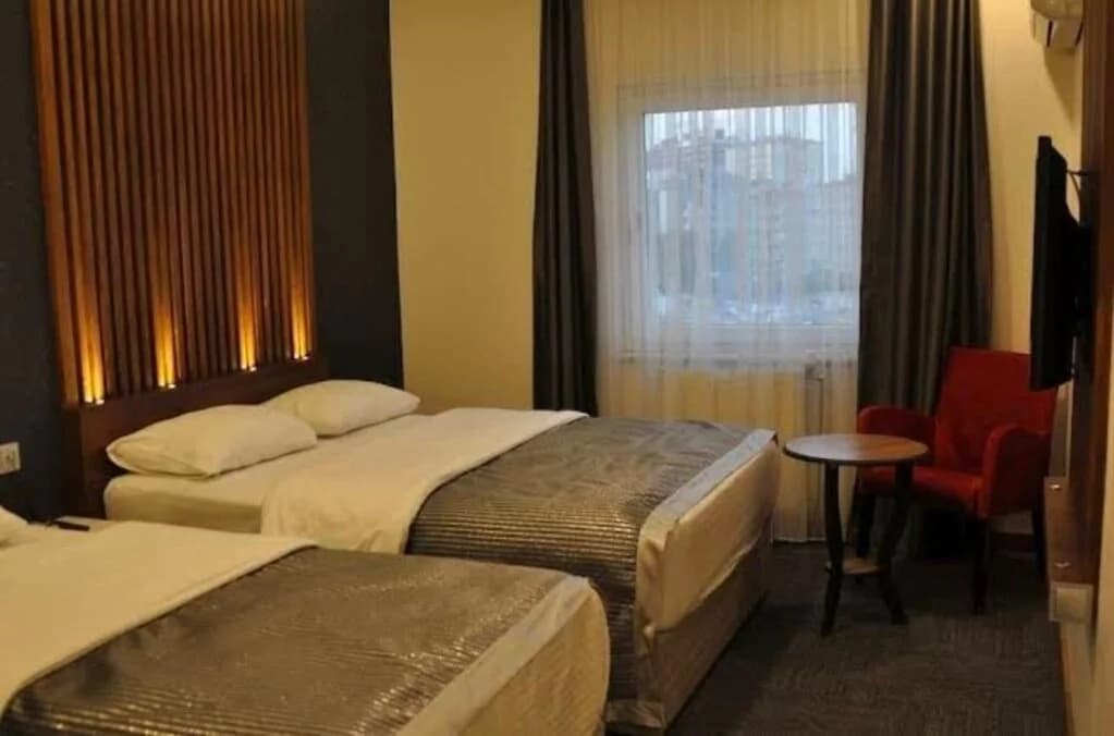 Aile Suit Şehir Manzaralı  2