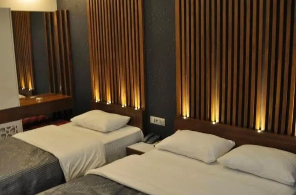 Aile Suit Şehir Manzaralı  4
