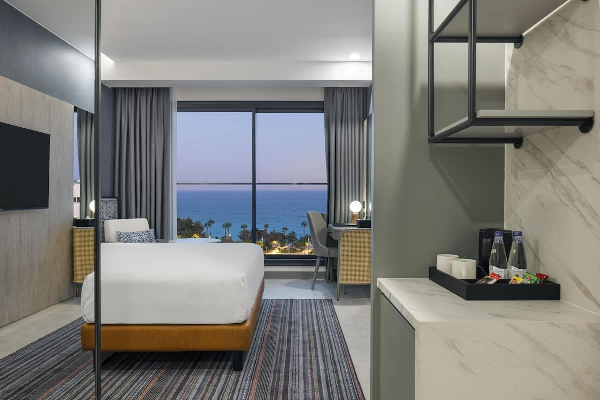 Classic Room Sea View 2