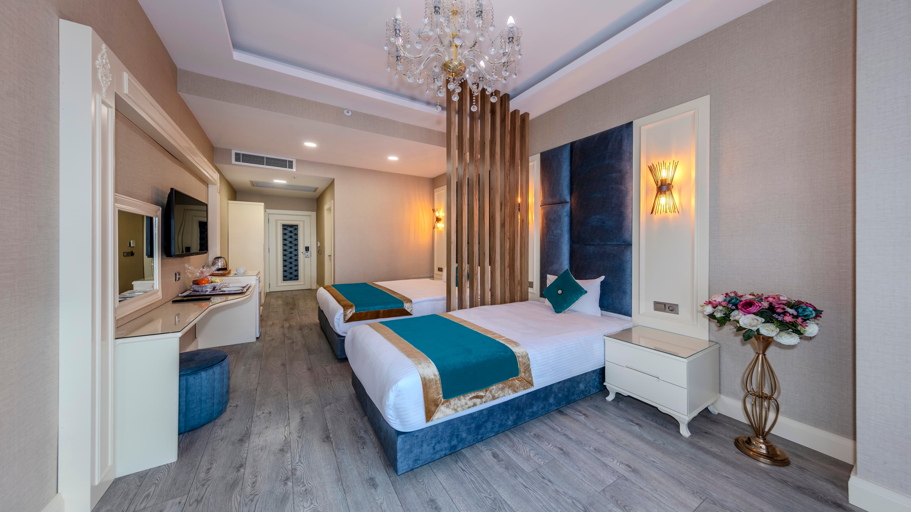 Deluxe Balkonlu Üç Kişilik Oda Oda 2