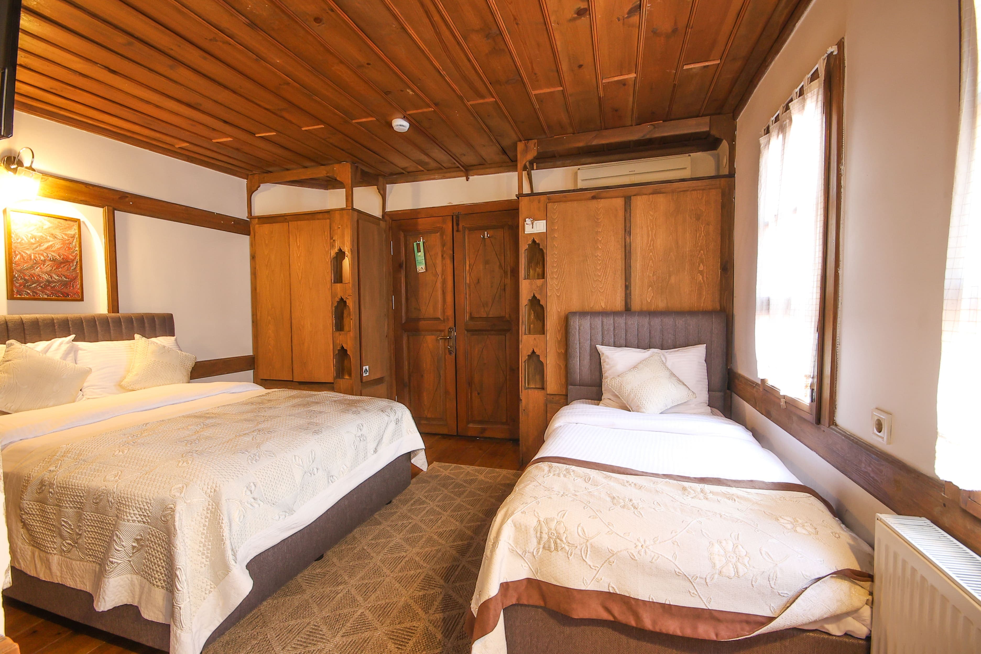 Comfort Üç Kişilik Oda 1
