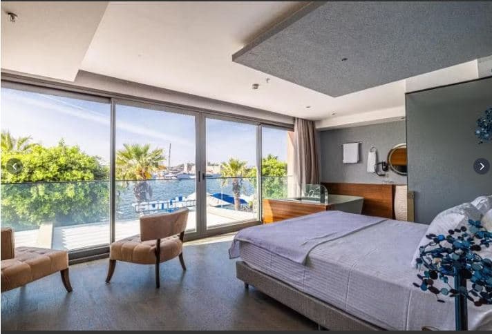 Suite 2