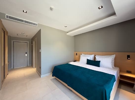 Grand Suit Garden View 3