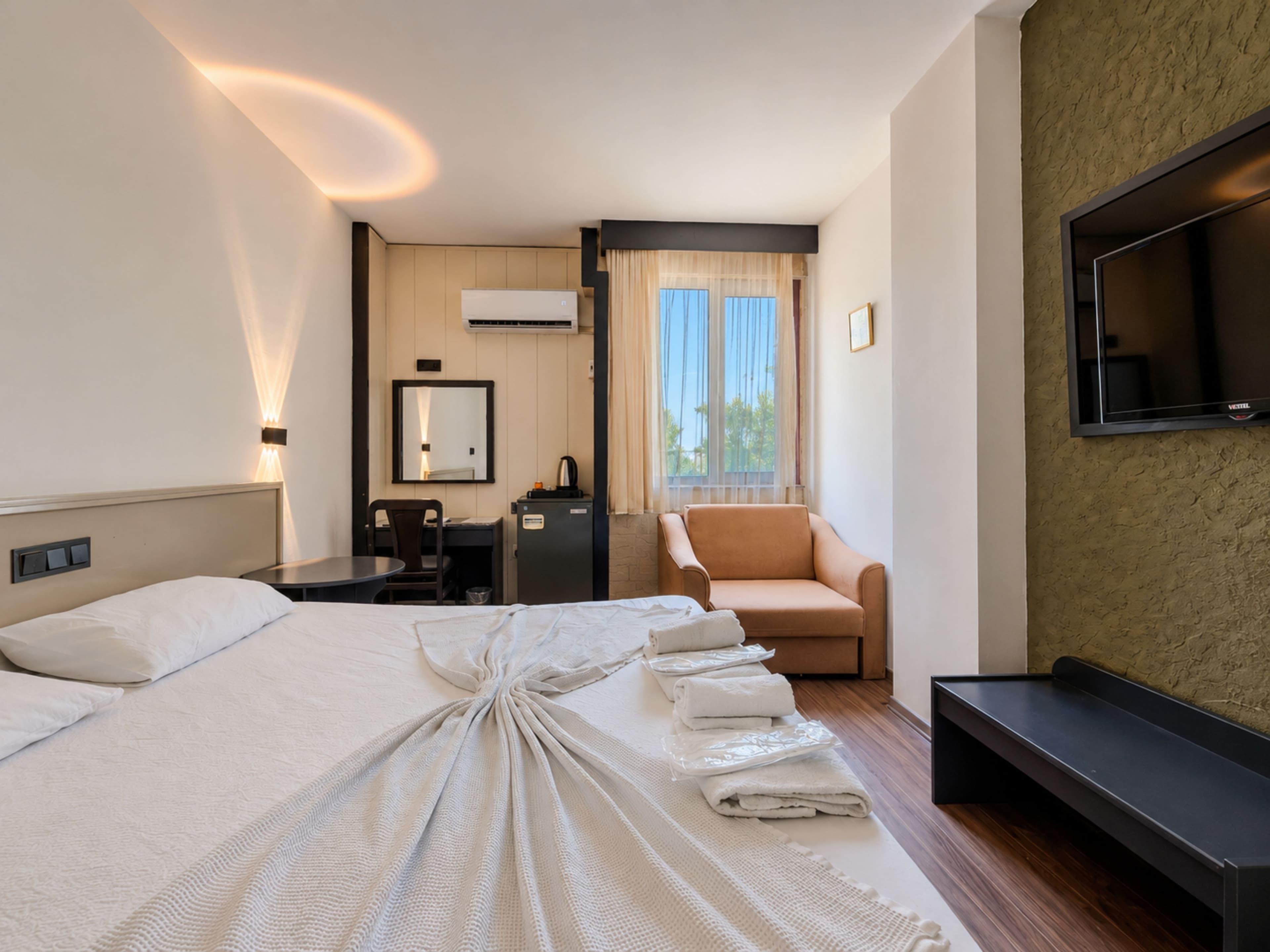 Standard Double Room	 4