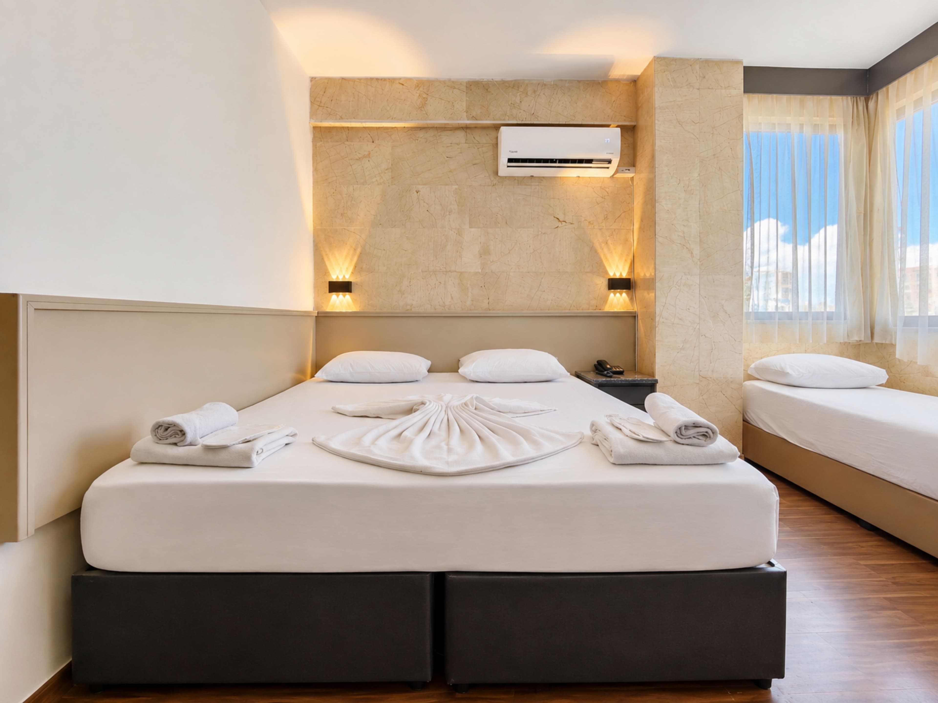 Standard Triple Room	 2