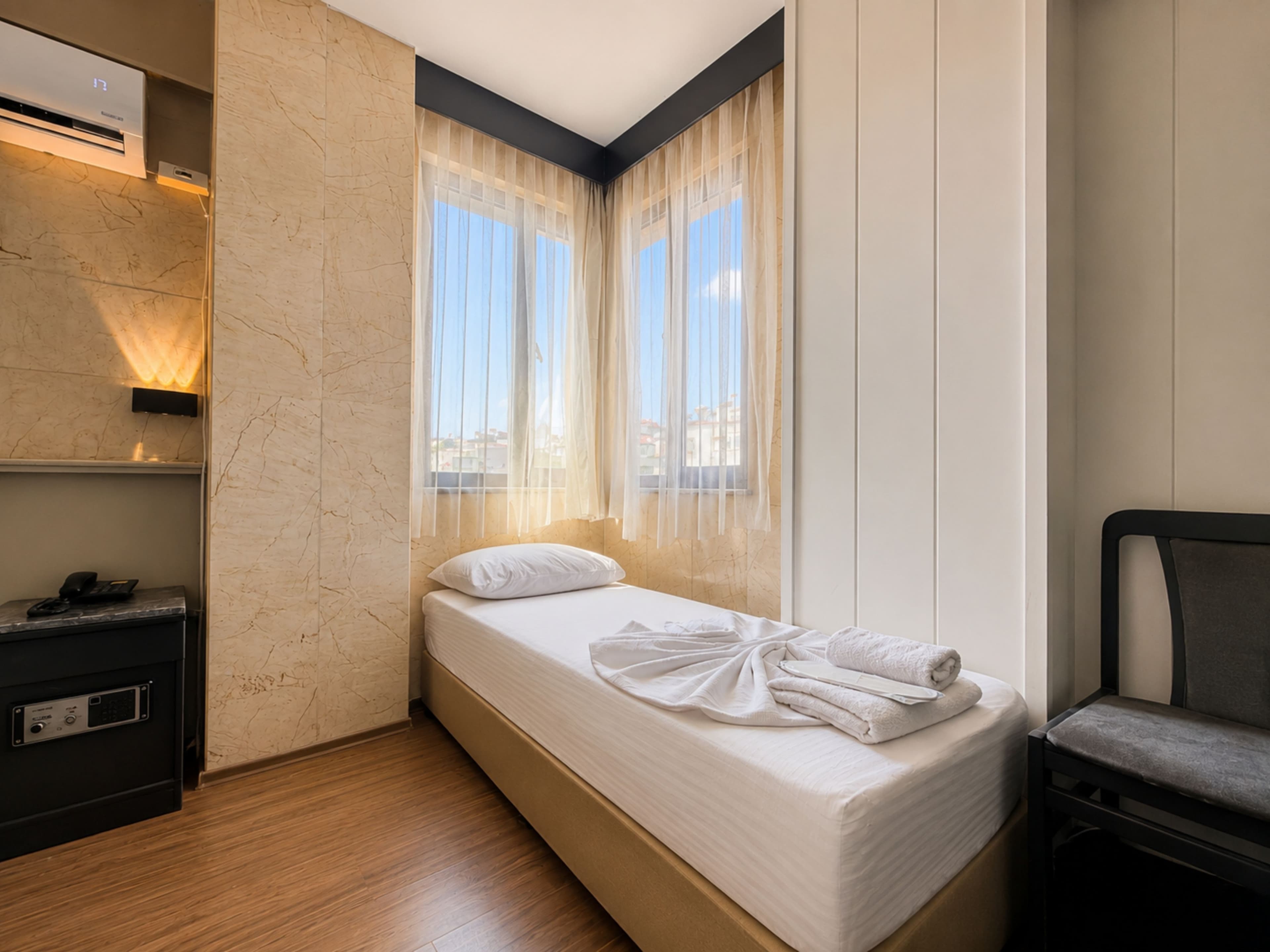 Standard Triple Room	 3