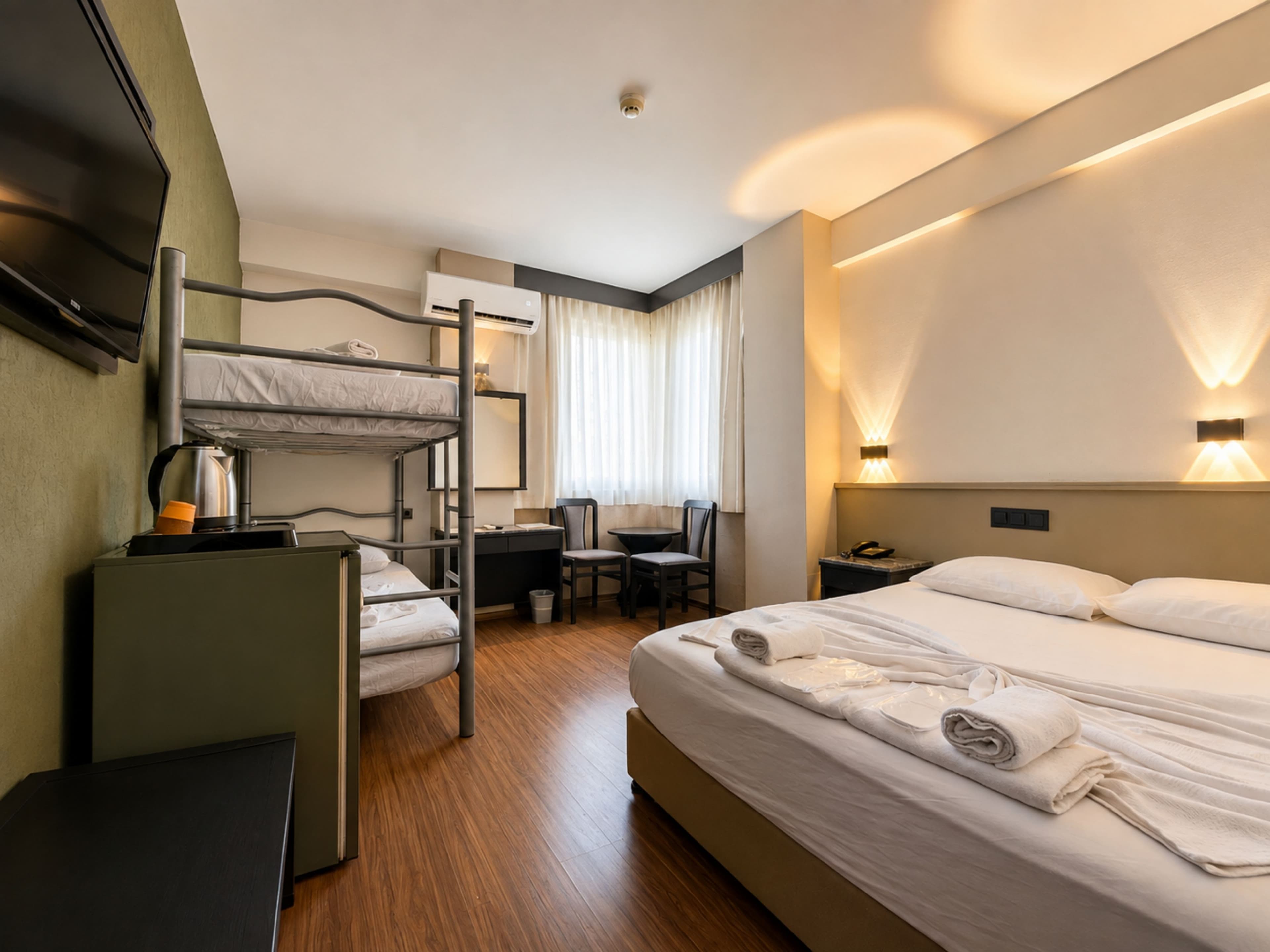 Standard Quadruple Room	 1