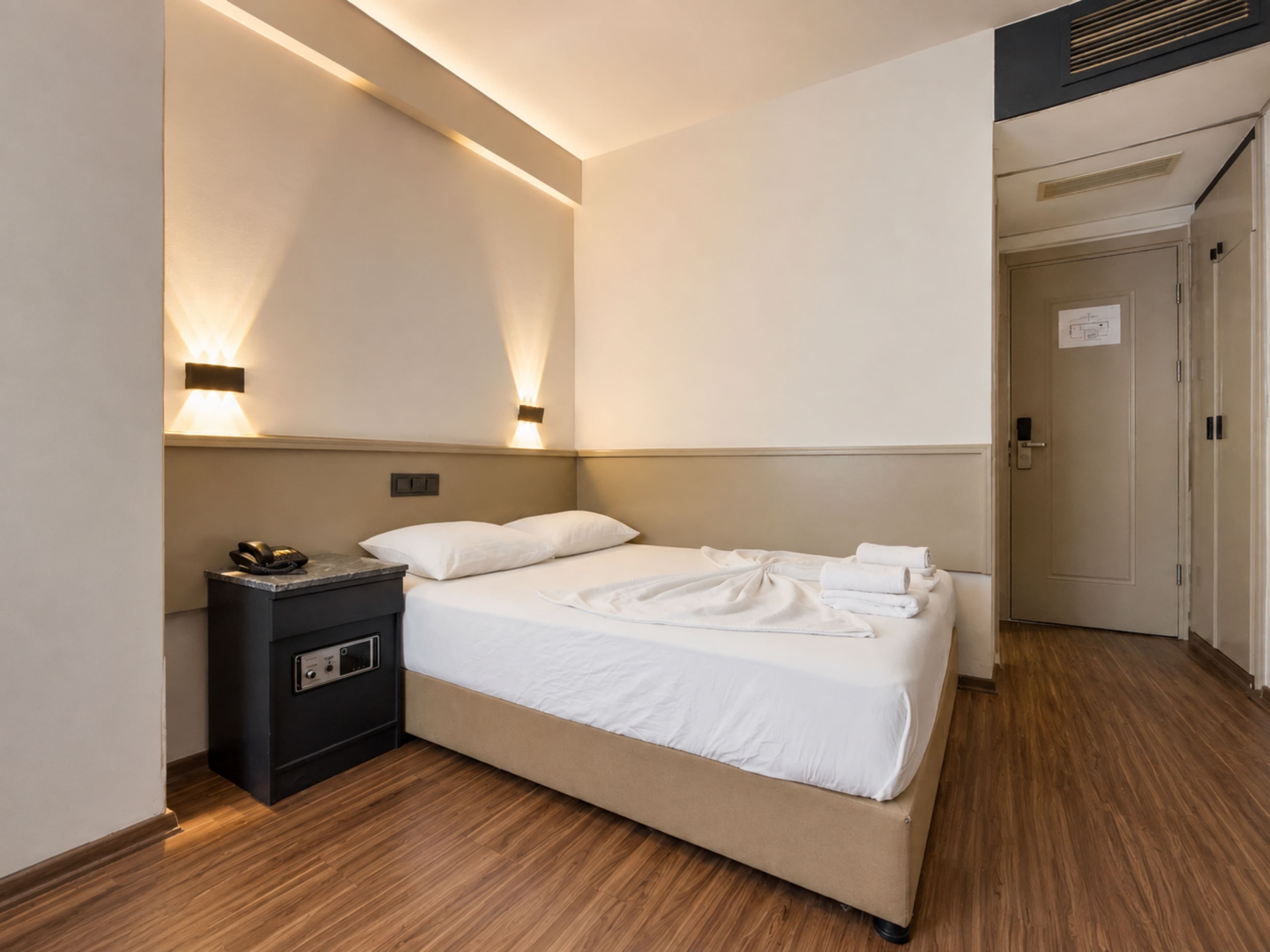 Standard Quadruple Room	 3