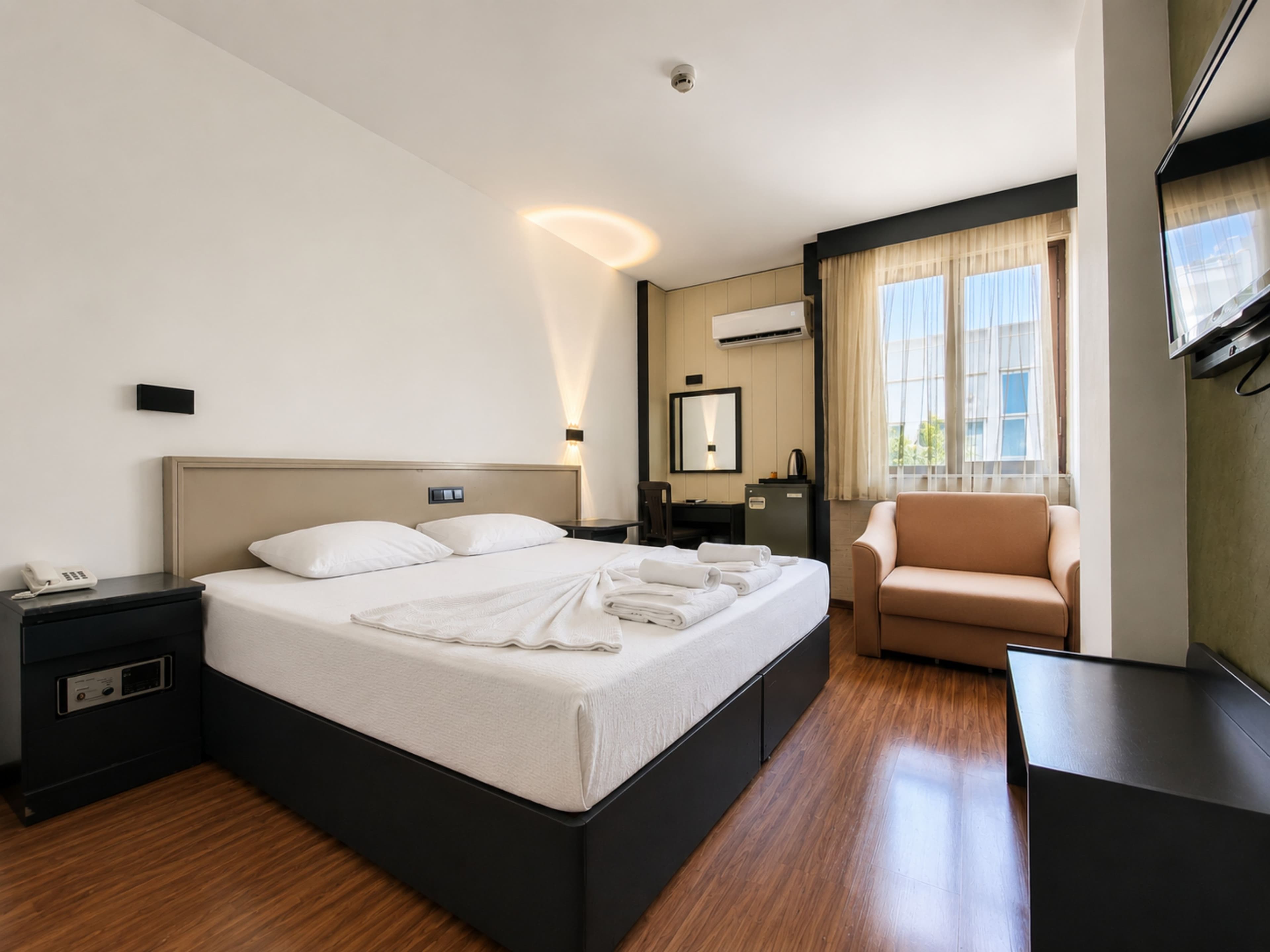 Standard Single Room	 1