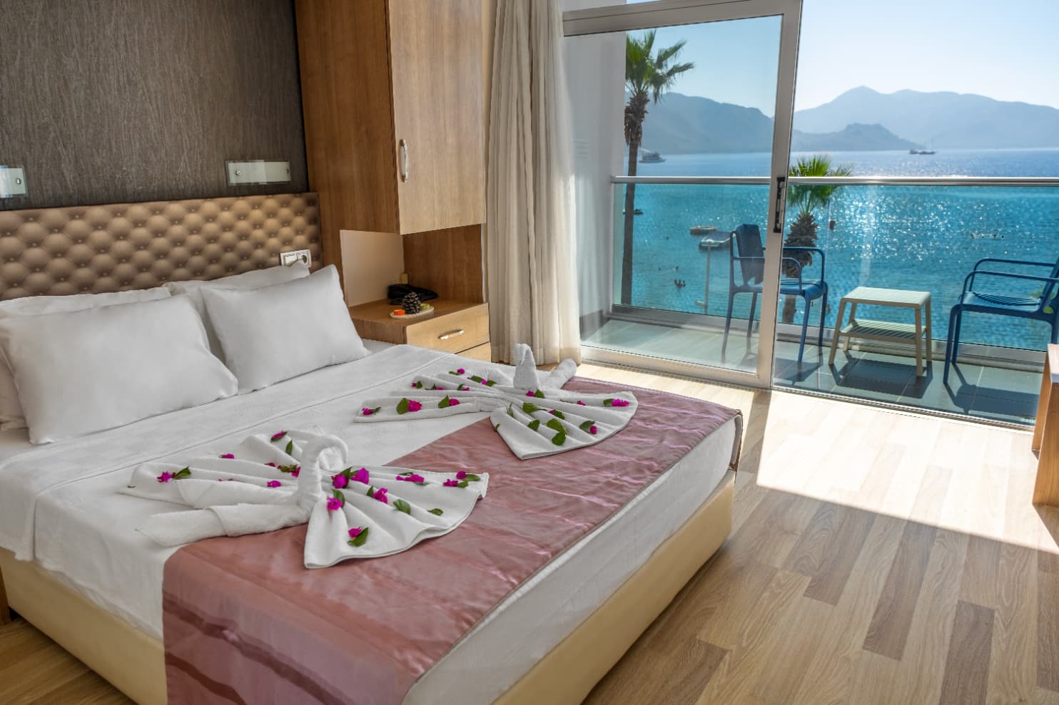 Verde Beach Hotel +16-1