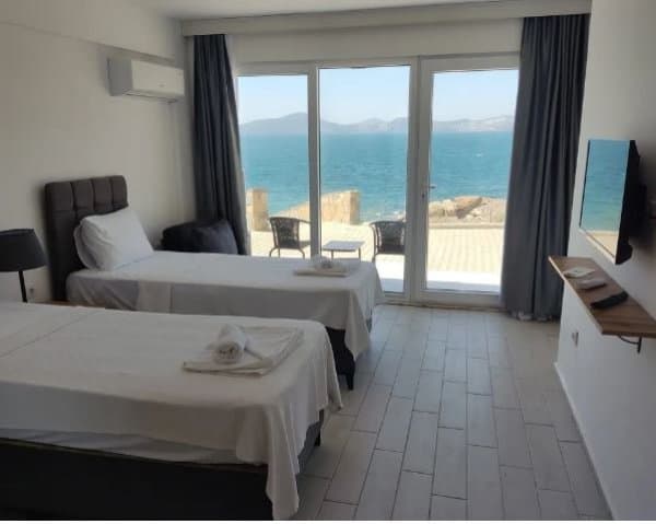 Standart Twin Deniz Manzaralı Oda 1