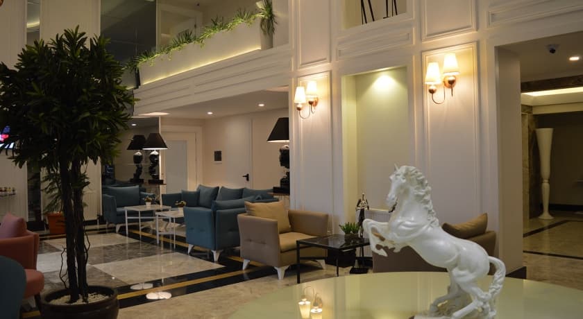 A Royal Suit Hotel-resim-4