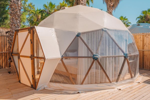 Dome Glamping with Jacuzzi